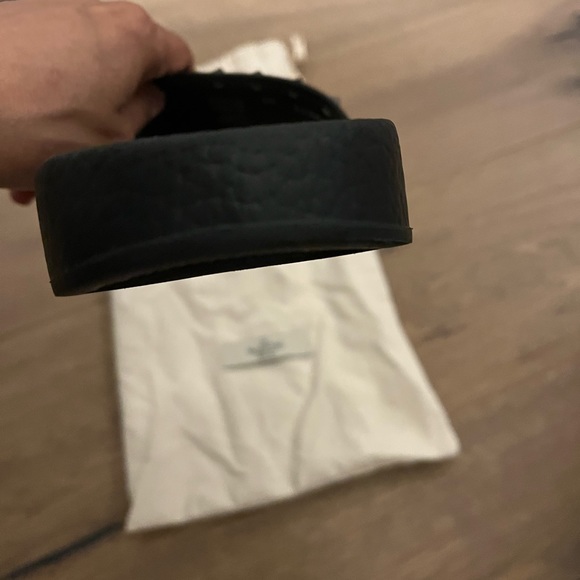 Valentino ROCKSTUD RUBBER SLIDER SANDAL. - Picture 6 of 10